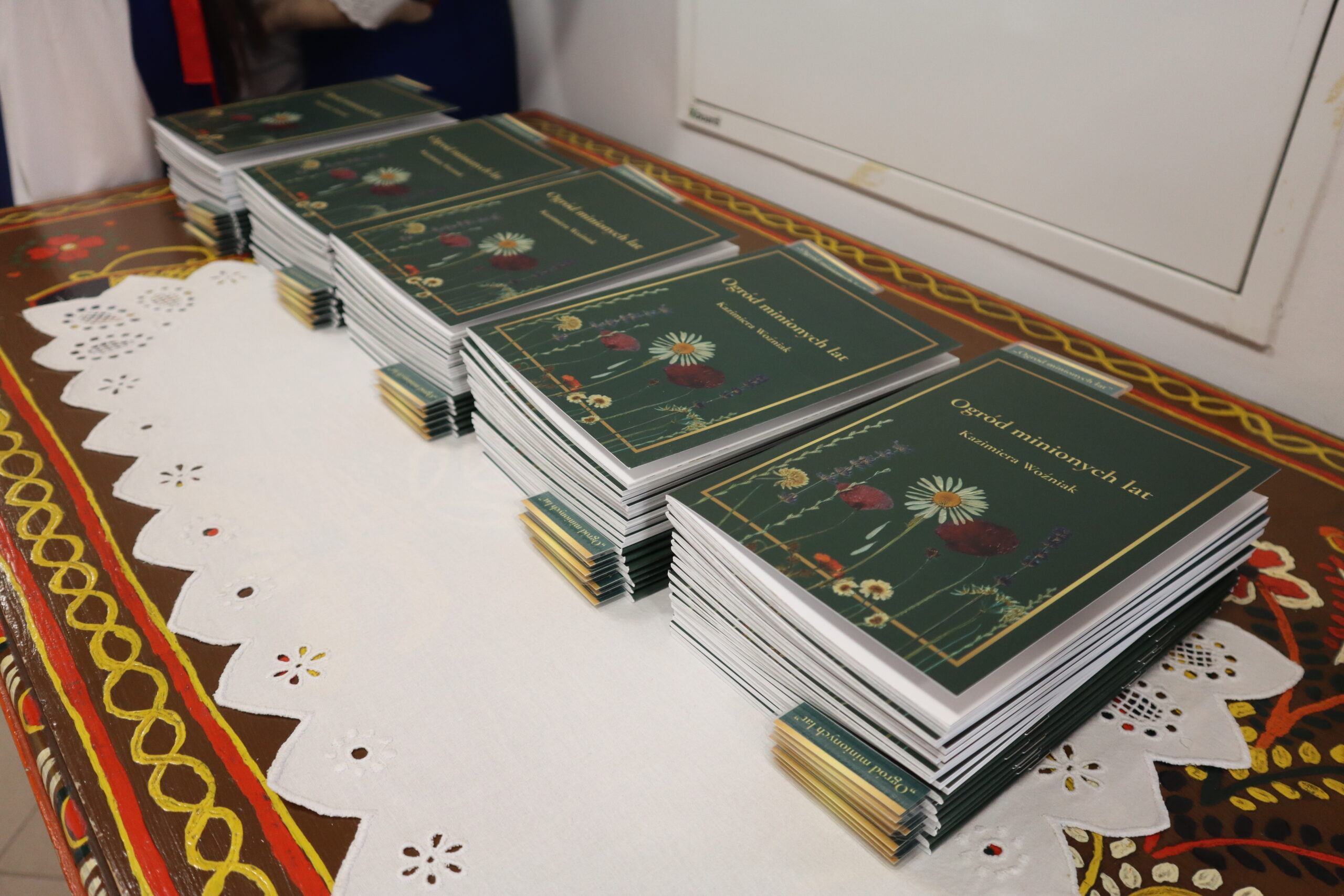 Fotorelacja z piątkowego wydarzenia kulturalnego- Rozmowy w „Ogrodzie minionych lat”